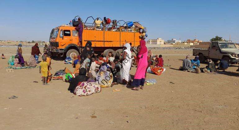 مالی: در حالی که کمیساریای عالی پناهندگان سازمان ملل (UNHCR) نسبت به ادامه خشونت ها هشدار داده است، پزشک سازمان بهداشت جهانی توسط "ضاربان ناشناس" دستگیر شد.