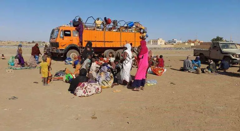 مالی: در حالی که کمیساریای عالی پناهندگان سازمان ملل (UNHCR) نسبت به ادامه خشونت ها هشدار داده است، پزشک سازمان بهداشت جهانی توسط "ضاربان ناشناس" دستگیر شد.