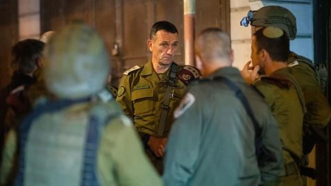 ارتش اسرائیل اعلام کرد که پس از ارزیابی وضعیت یکشنبه شب، رئیس ستاد ارتش، هرزی هالوی، که در تصویر دیده می شود، نیروهای کمکی به کرانه باختری فرستاده است.